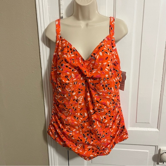 L.L. Bean Shaping Swimwear Tankini Top Floral Plus Size 20W 20 Wide UPF 50+ K - Picture 2 of 5